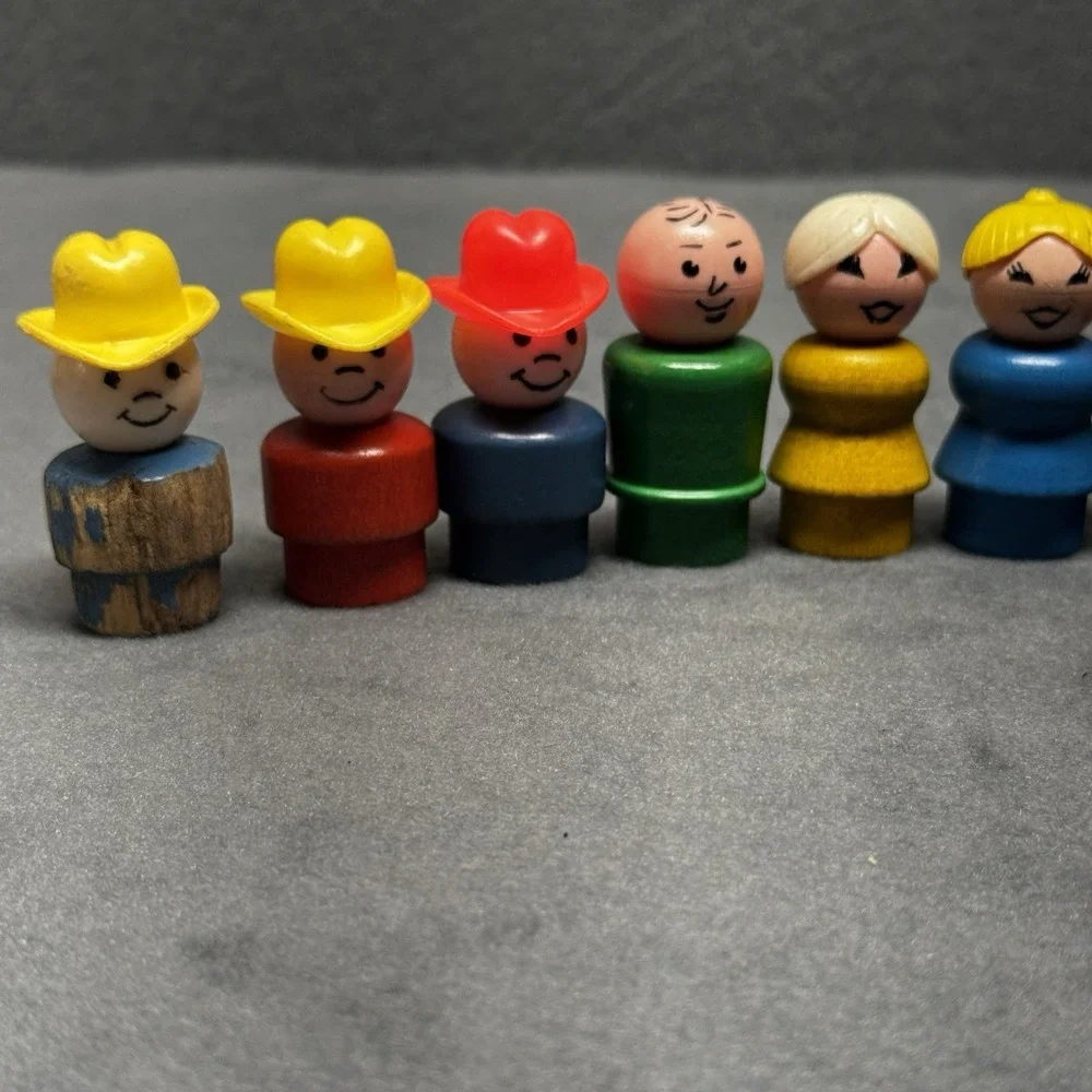 Vintage Fisher Price Little People Lot Of 12 Family Wooden Body Plastic Head
